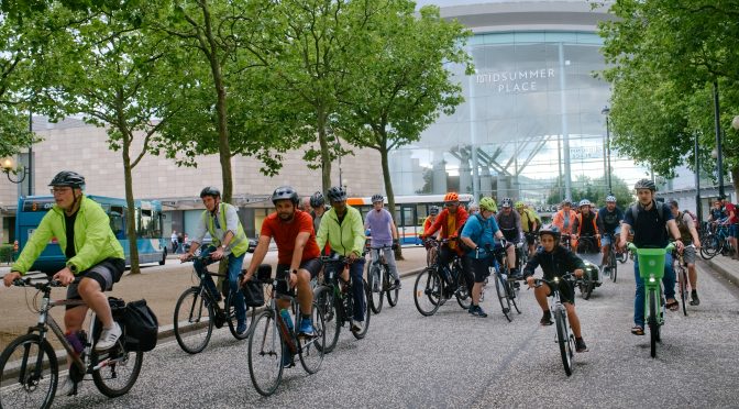 Cyclists rally to praise Council